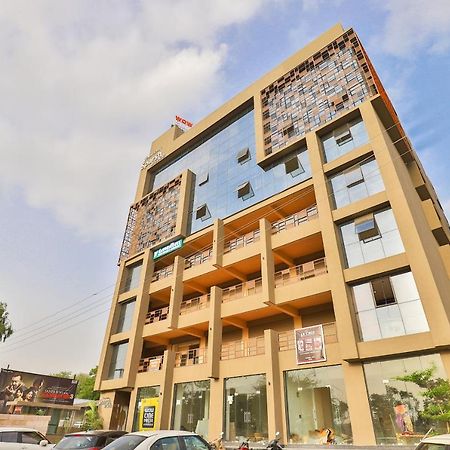 Oyo 16604 Hotel Sparsh Inn 아흐메다바드 외부 사진