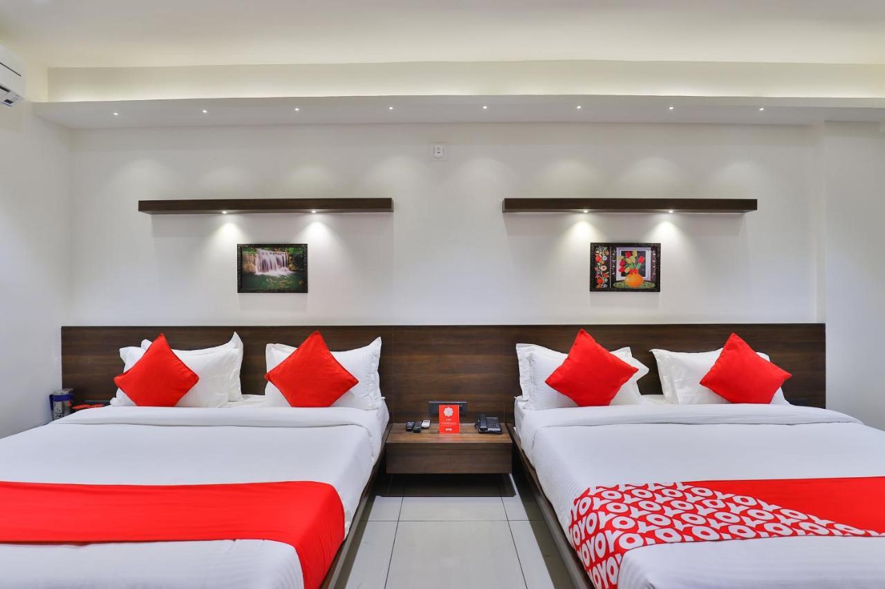 Oyo 16604 Hotel Sparsh Inn 아흐메다바드 외부 사진