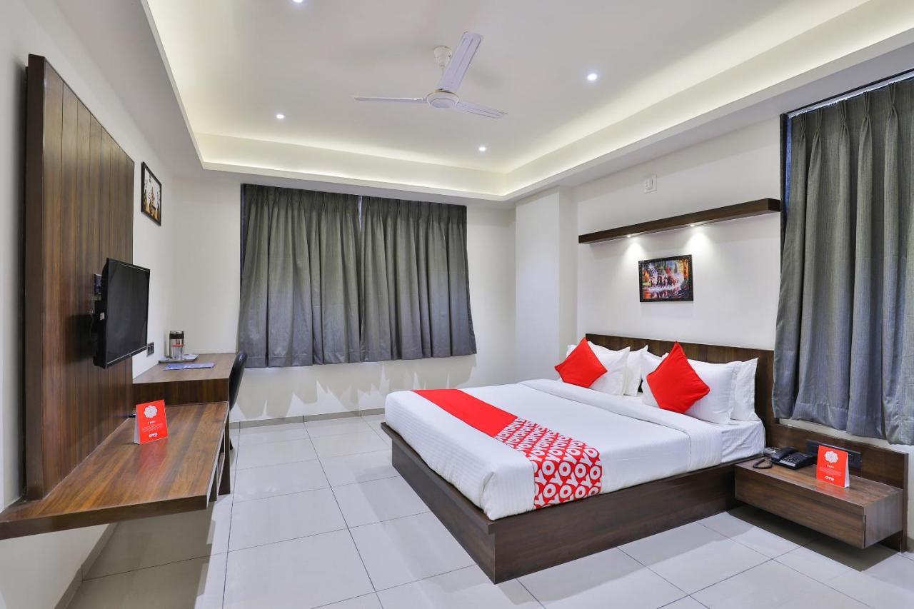 Oyo 16604 Hotel Sparsh Inn 아흐메다바드 외부 사진