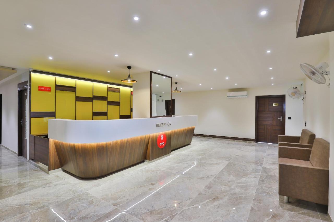 Oyo 16604 Hotel Sparsh Inn 아흐메다바드 외부 사진