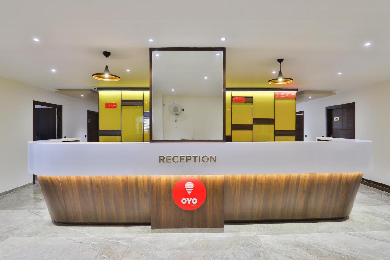 Oyo 16604 Hotel Sparsh Inn 아흐메다바드 외부 사진