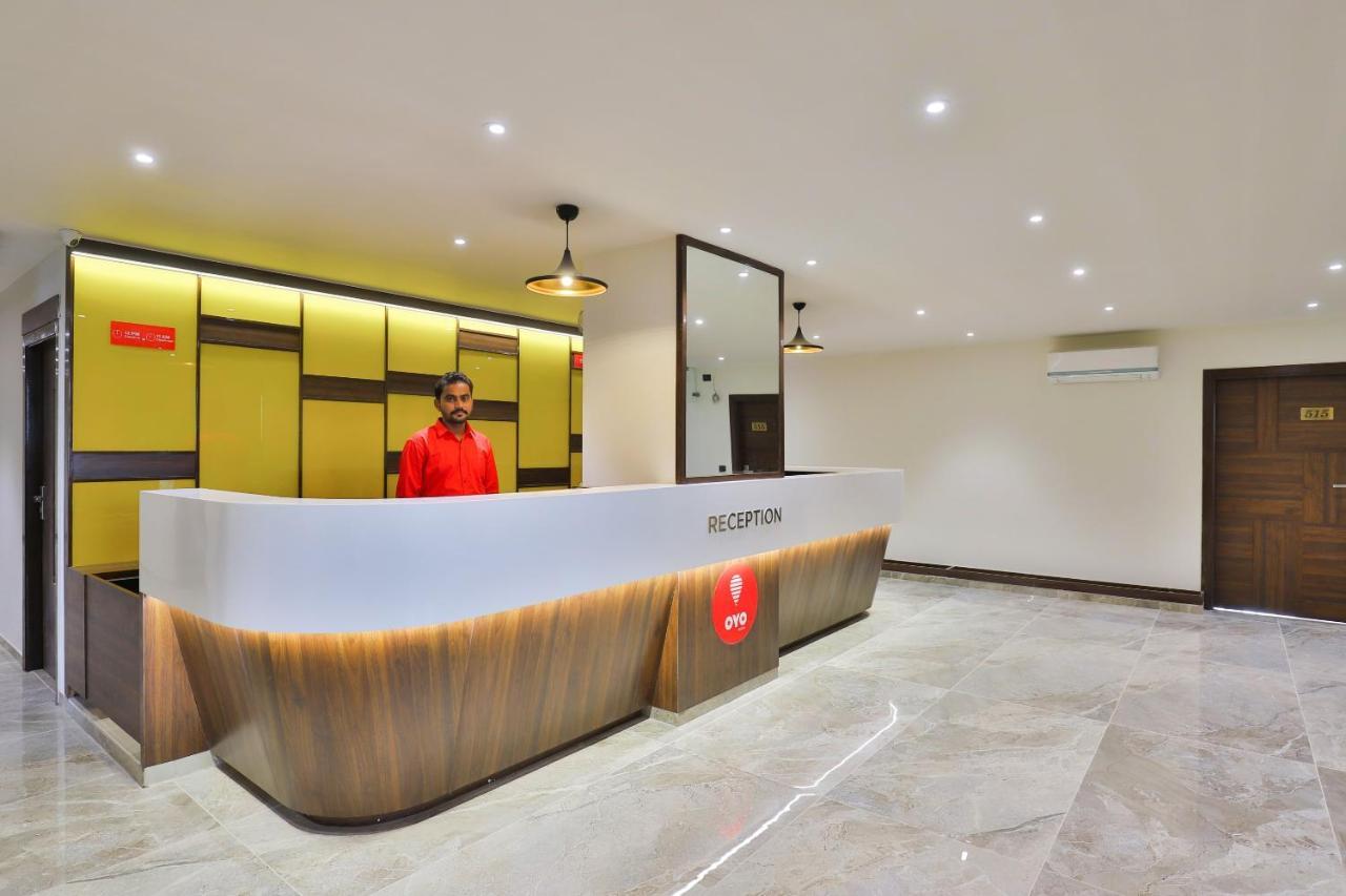 Oyo 16604 Hotel Sparsh Inn 아흐메다바드 외부 사진